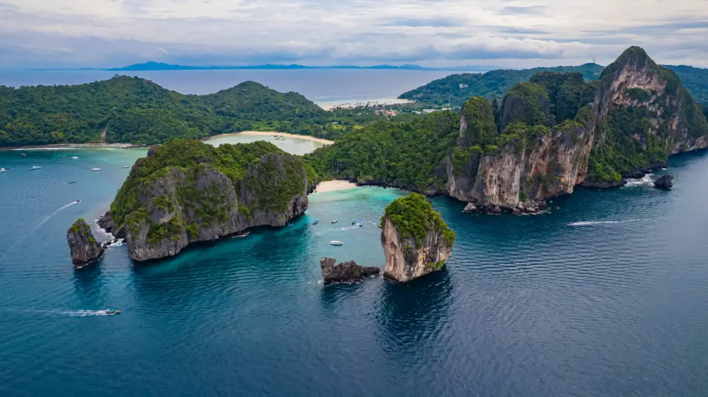 เที่ยวภูเก็ตช่วงไหนทะเลสวยที่สุด